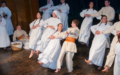 70 UČENCEV NA SREČANJU OTROŠKIH  FOLKLORNIH SKUPIN BELE KRAJINE