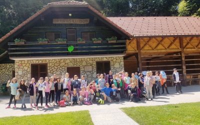 TRETJEŠOLCI V KOSTANJEVIŠKI JAMI
