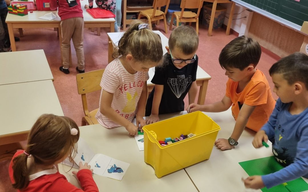V 1. razredu smo načrtovali in gradili