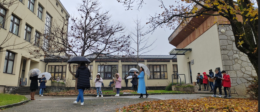 Bralni »flash mob« na Vrtu poetov