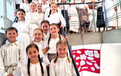 USPEŠNA NASTOPA NAŠIH MLAJŠIH FOLKLORNIKOV